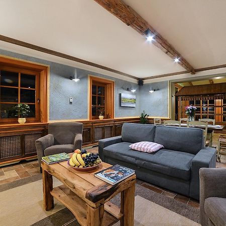 Villa Les With Hot Tub & Sauna Brežice Екстериор снимка